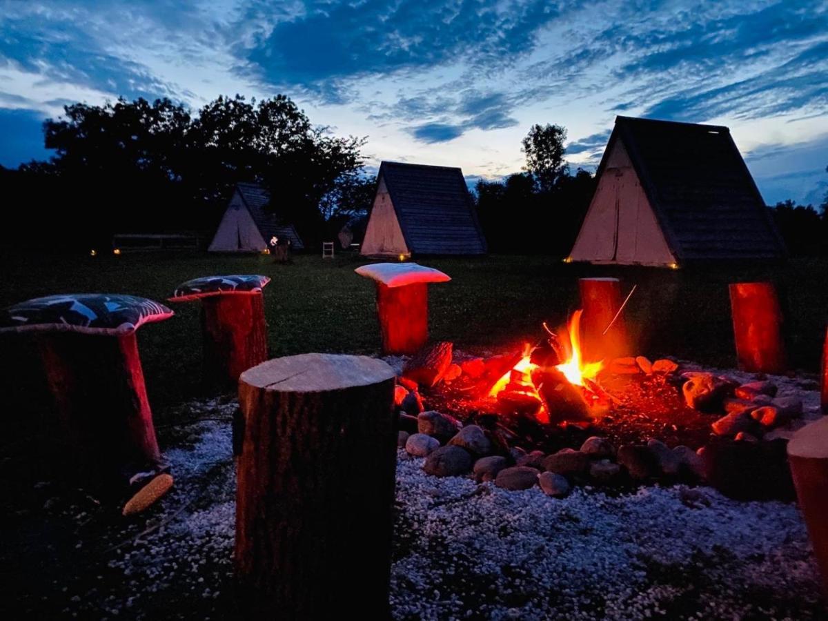 Greenvalleyglamping Sesce Pri Preboldu Eksteriør bilde